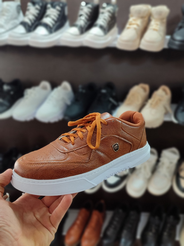 قیمت کتونی چرم مردانه