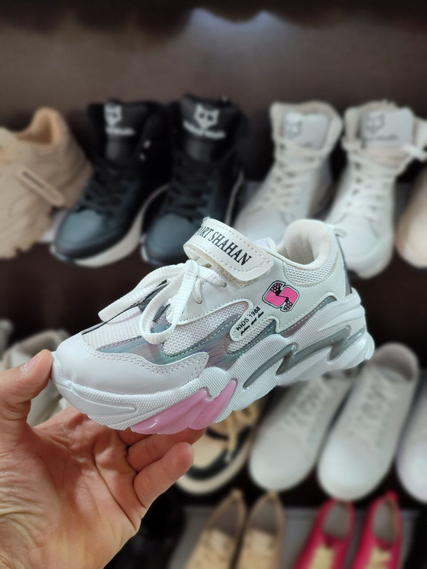 قیمت کتونی دخترانه