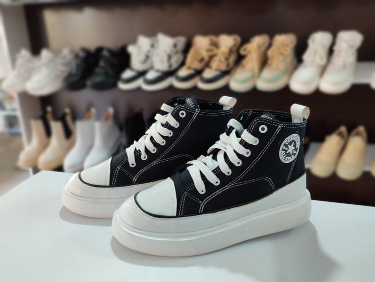 فروشگاه اینترنتی کتونی آل استار