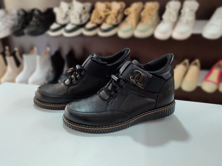 قیمت کفش نیم ساق