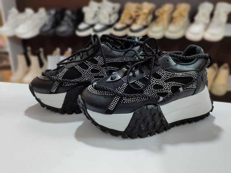 خرید کتونی اسپرت زنانه و دخترانه