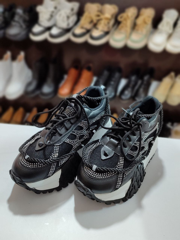 خرید آنلاین کتونی اسپرت زنانه و دخترانه