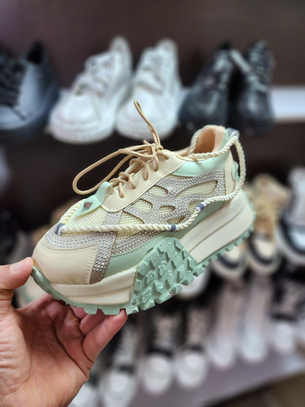 خرید اینترنتی کتونی اسپرت زنانه و دخترانه