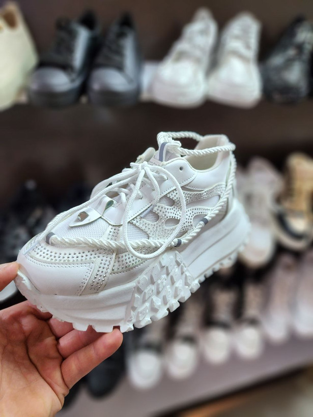 خرید کتونی دخترانه