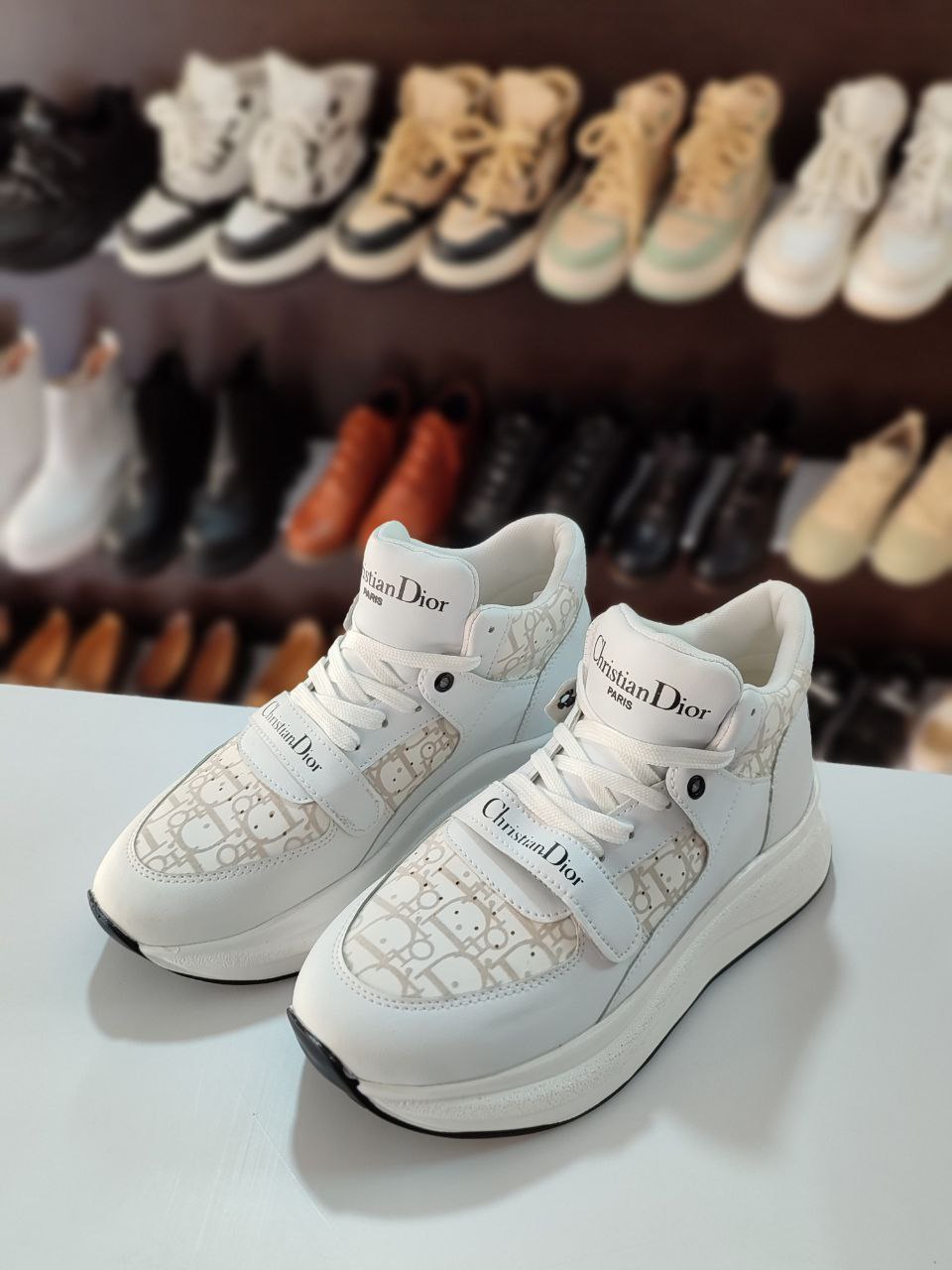 خرید کتونی نیم ساق زنانه