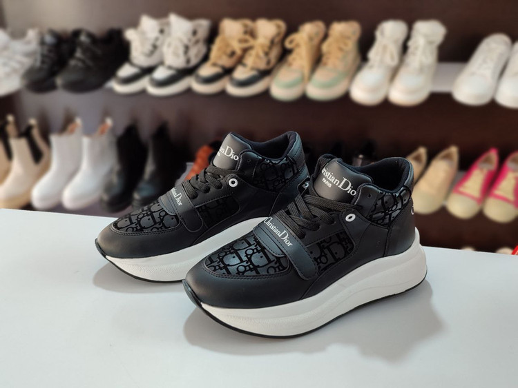 خرید کتونی نیم ساق دخترانه