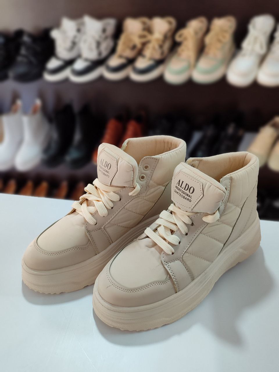 خرید کتونی کاپشنی دخترانه