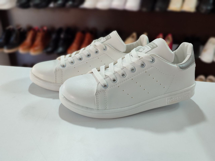 خرید کتونی زنانه و دخترانه