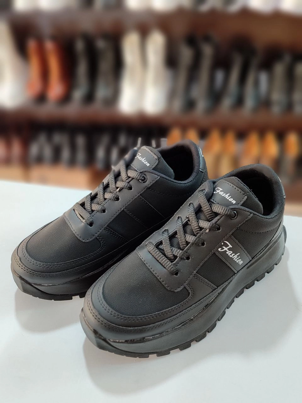 فروشگاه آنلاین کتونی زنانه و دخترانه