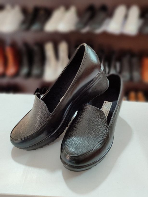 قیمت کفش طبی زنانه