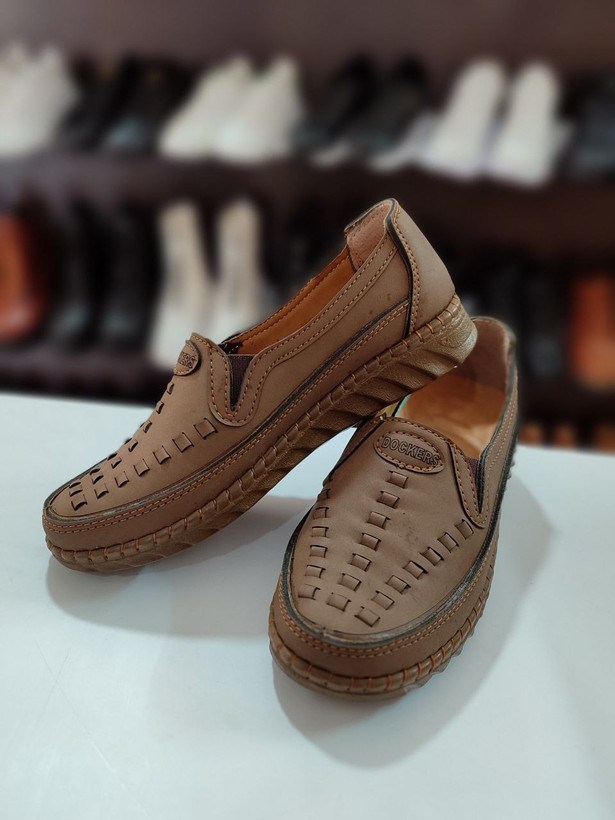 خرید آنلاین کفش طبی زنانه