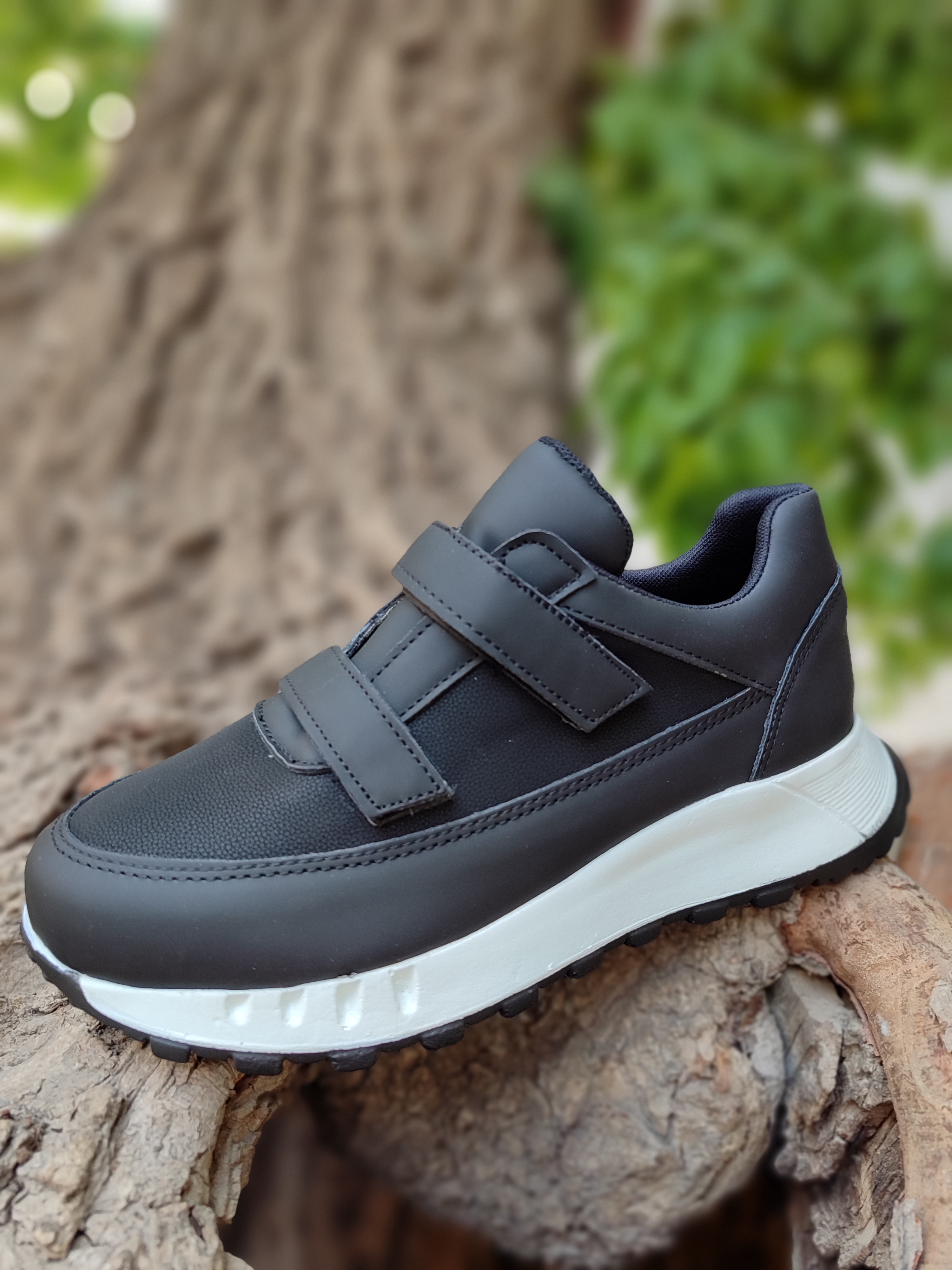 کتانی چسبی زنانه