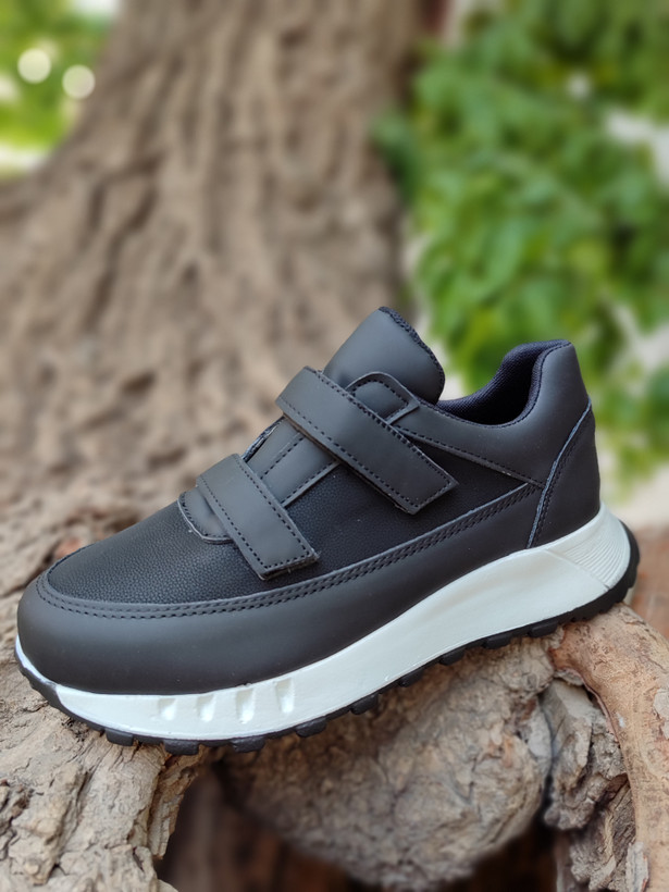 کتانی چسبی زنانه