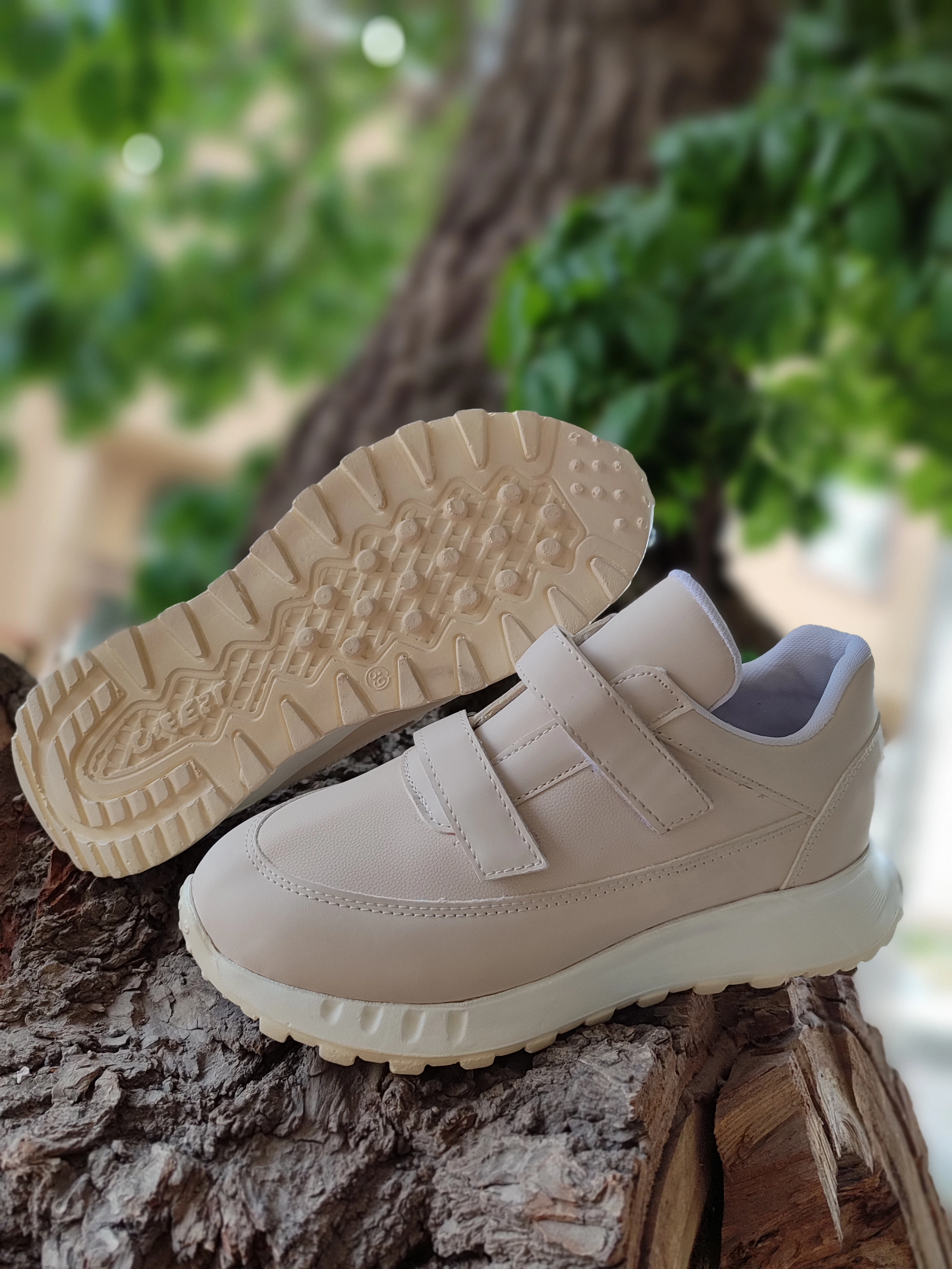 قیمت و خرید کتانی چسبی دخترانه