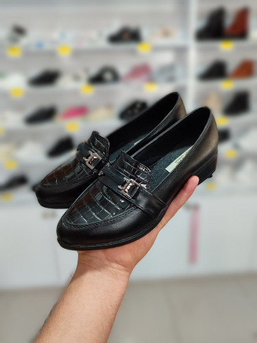 کالج زنانه طرح دار