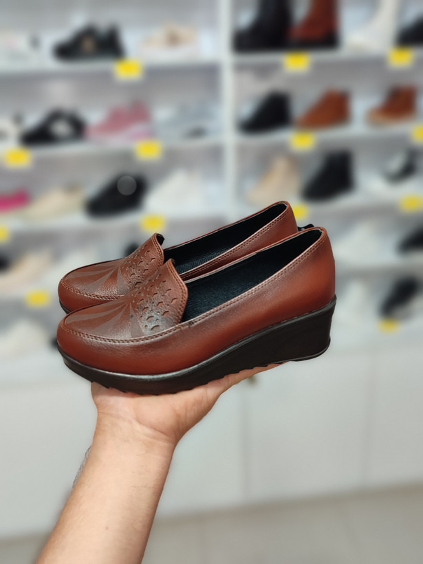 کفش پاشنه بلند زنانه