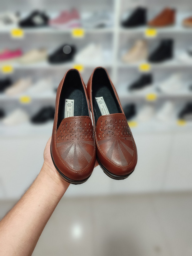 کفش طبی پاشنه بلند زنانه