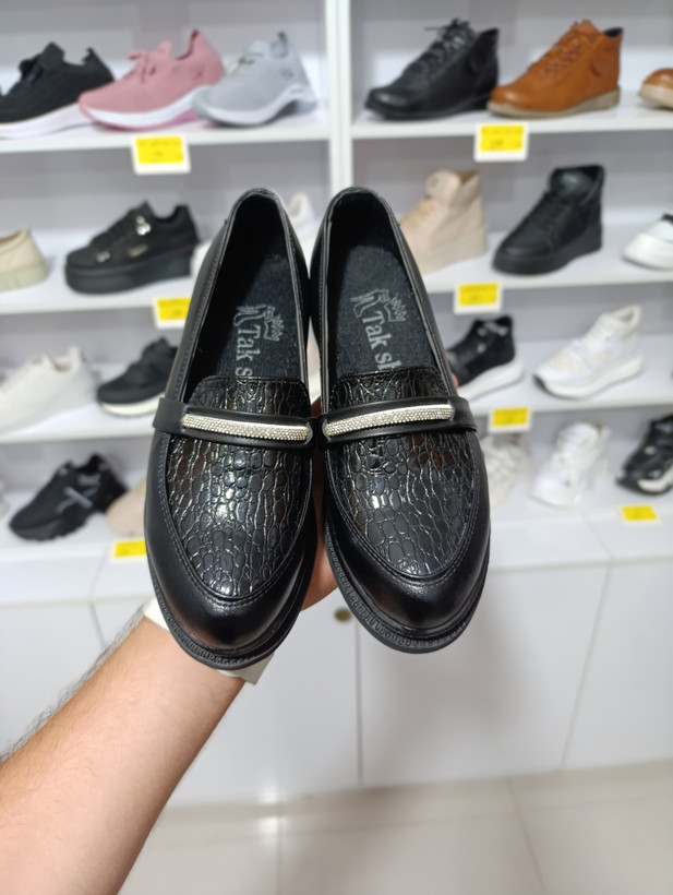 فروشگاه کفش آلما