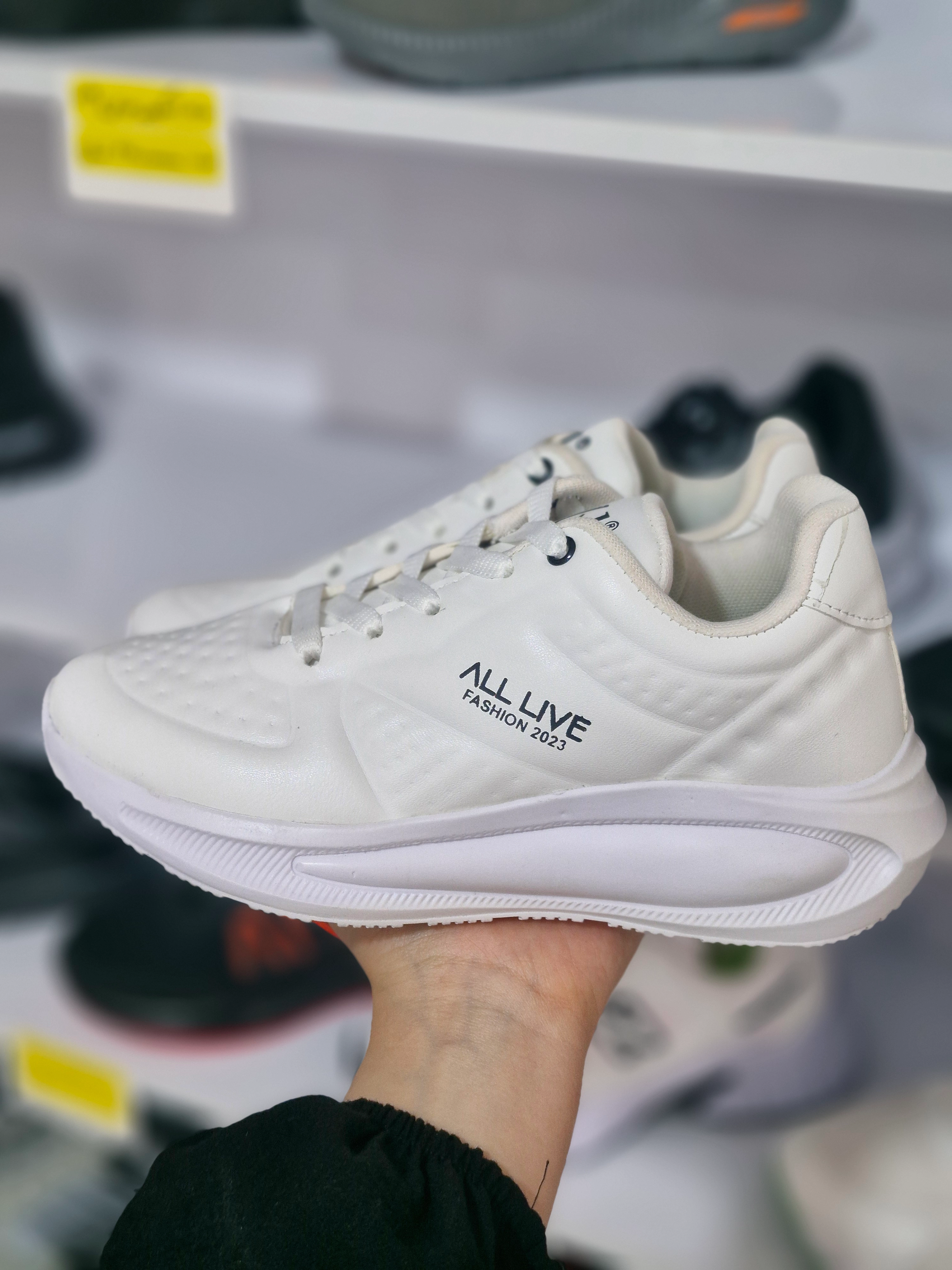 کتانی سفید دخترانه