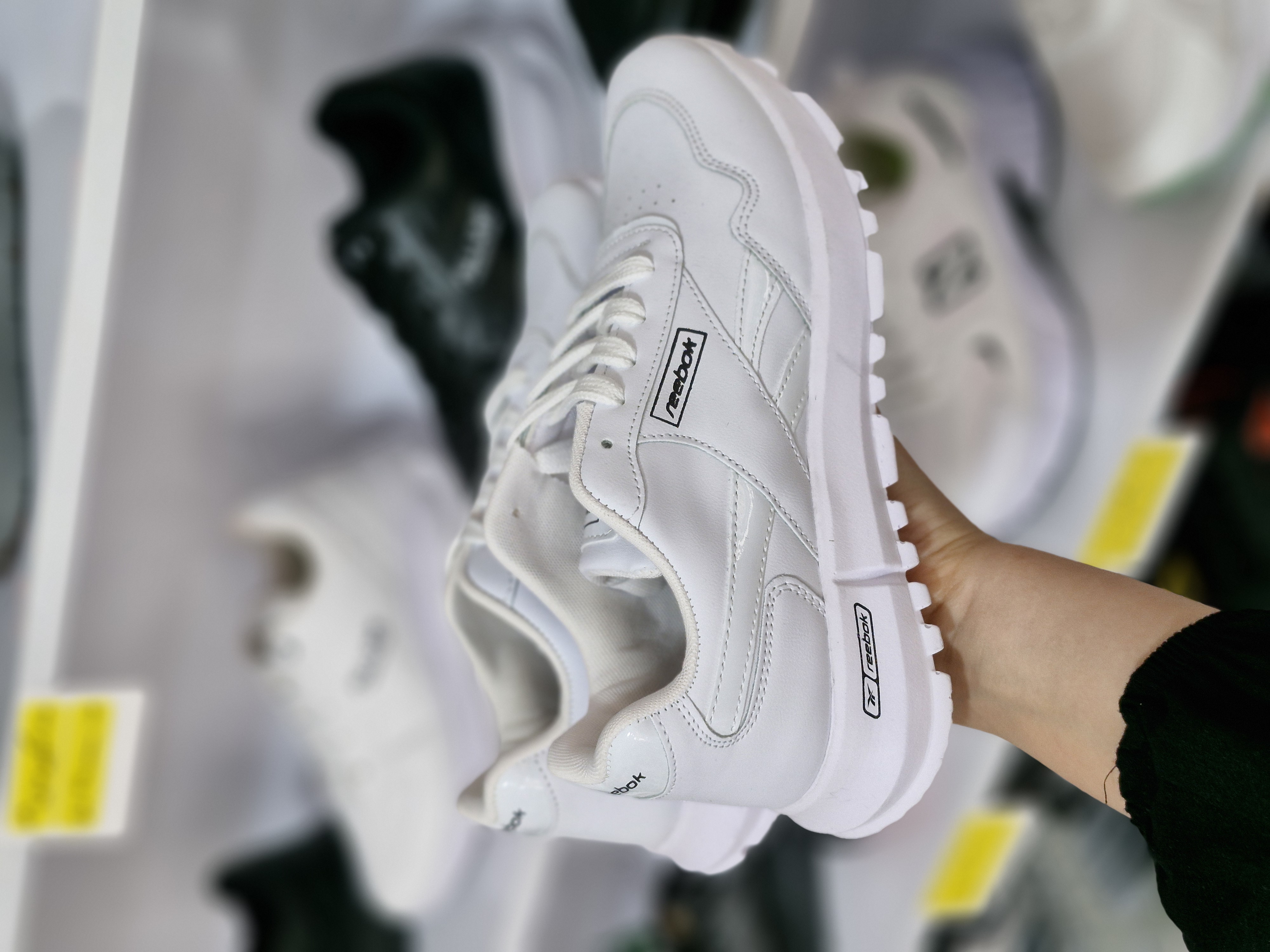 کتانی زنانه ریبوک