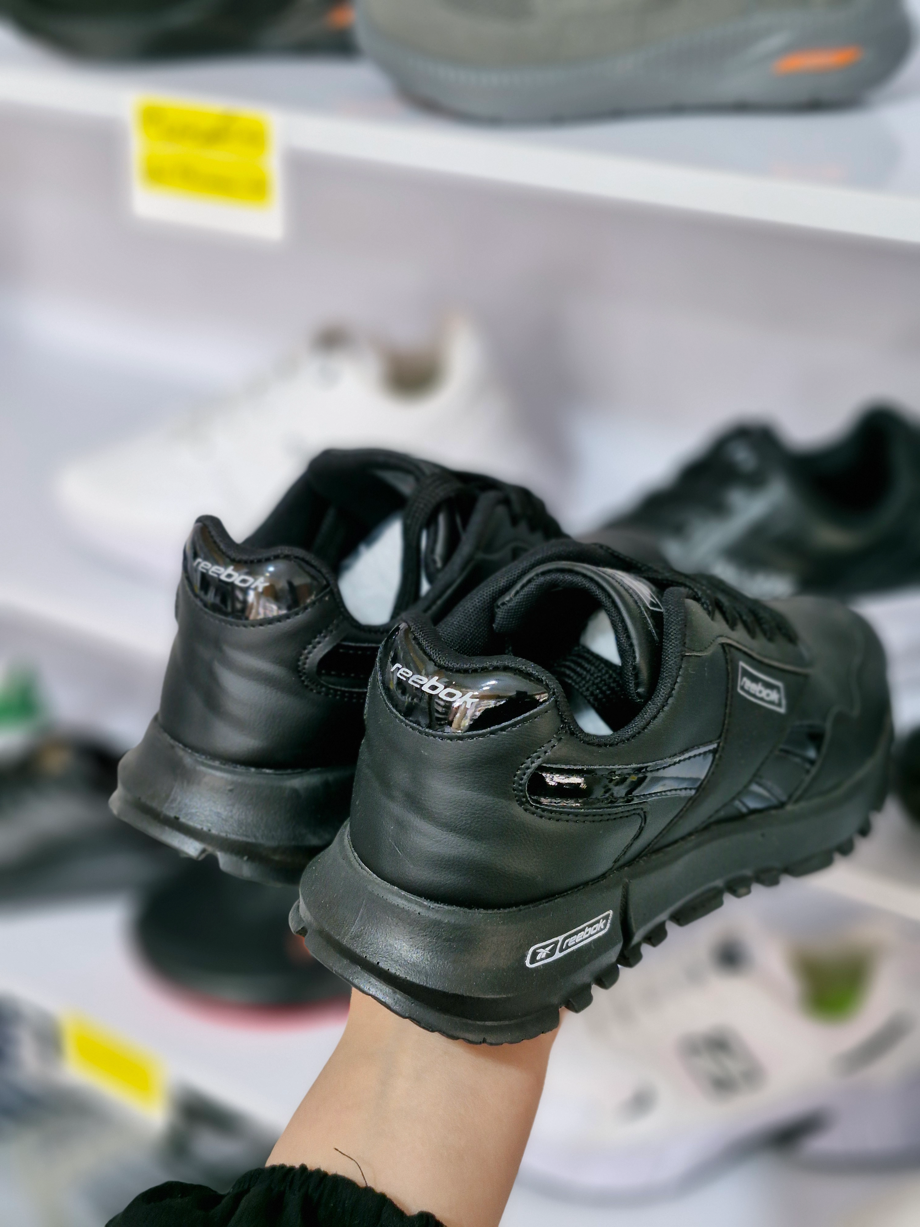 قیمت و خرید کتانی دخترانه ریبوک