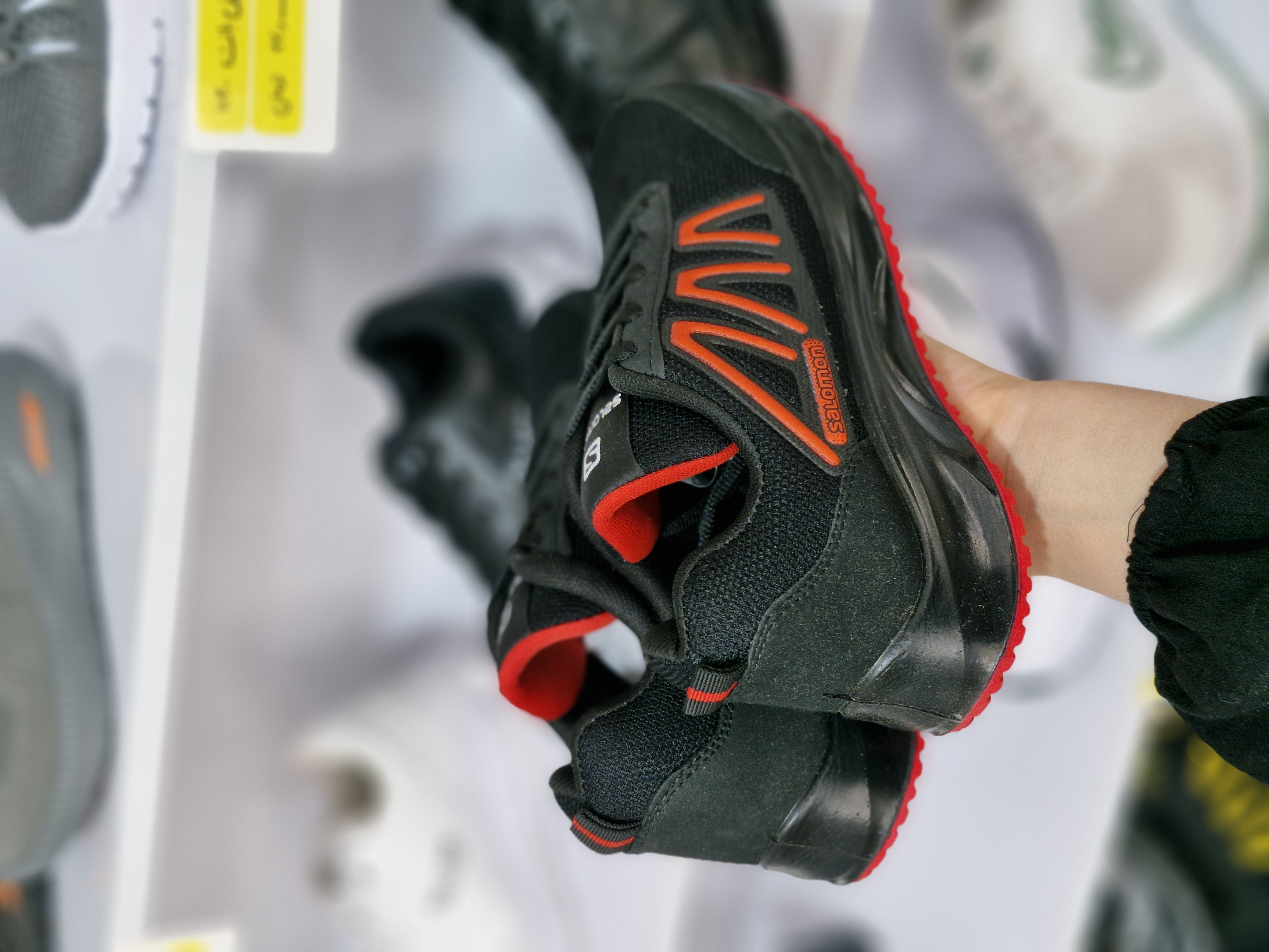 قیمت و خرید کتانی زنانه