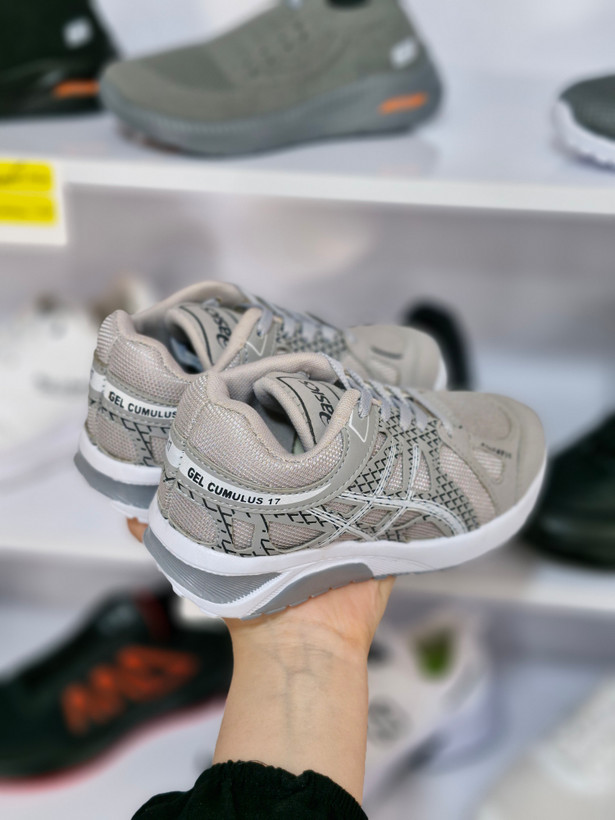 کتانی ورزشی اسیکس