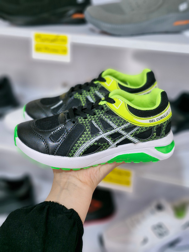 قیمت و خرید کتانی اسیکس