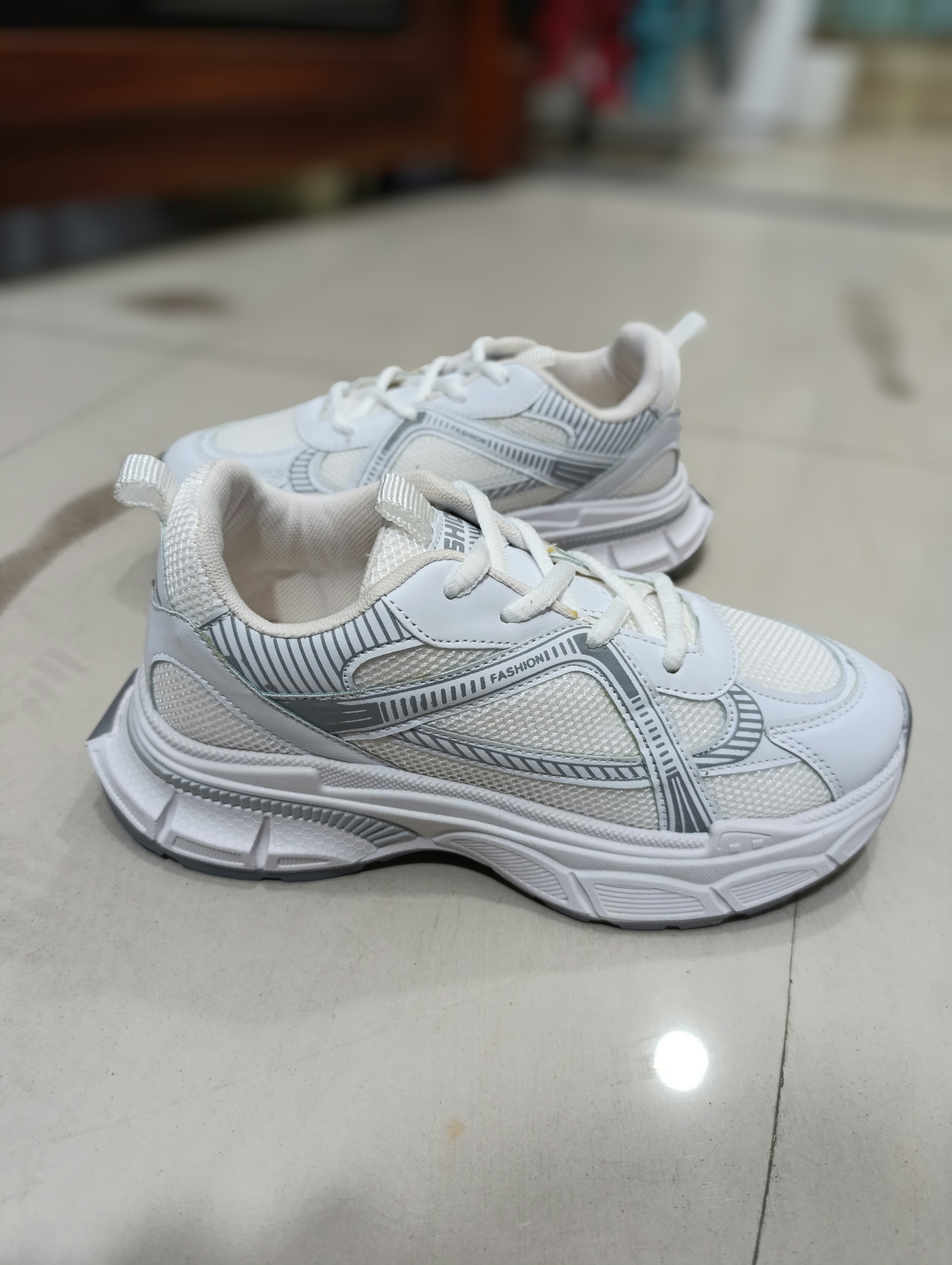 کتانی فشیون زنانه